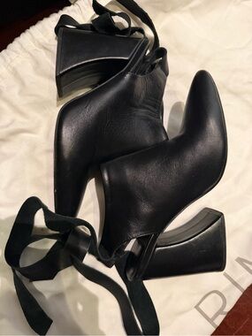 MATERIEL 38 Black Leather Ankle Boots with Ribbon Tie